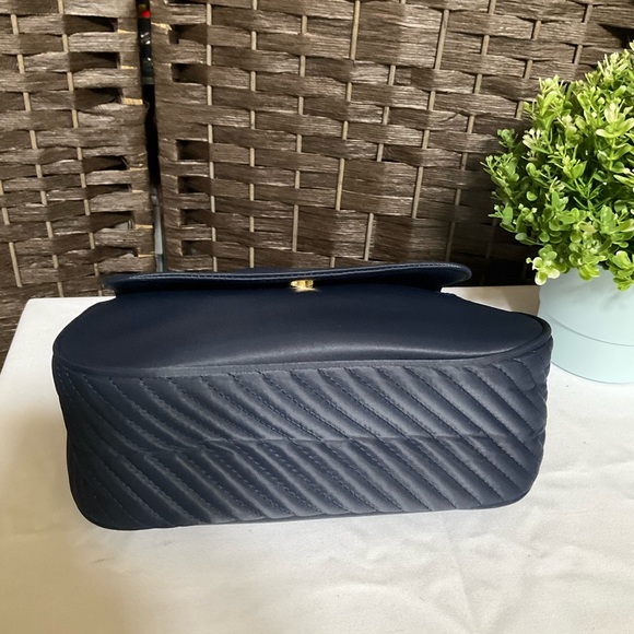 Yves Saint Laurent Vintage Nylon Quilted Crossbody/Shoulder Bag in Navy Blue - Picture 6 of 15